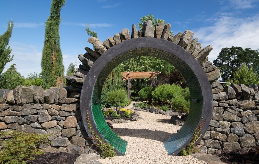 Садовая арка: практичные идеи применения