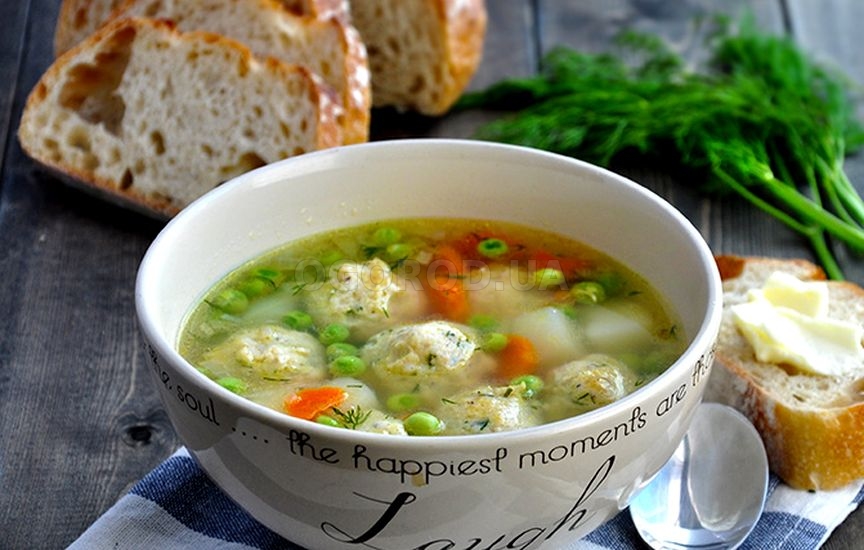 Суп с зеленым горошком и фрикадельками