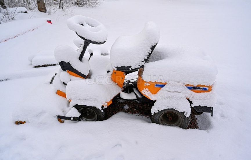 Как хранить инструмент и технику зимой