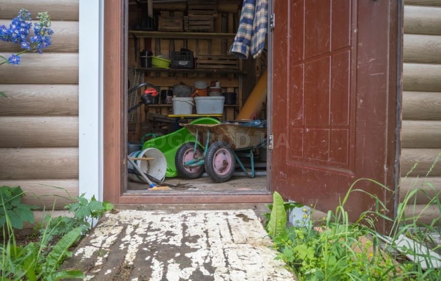 Как хранить инструмент и технику зимой