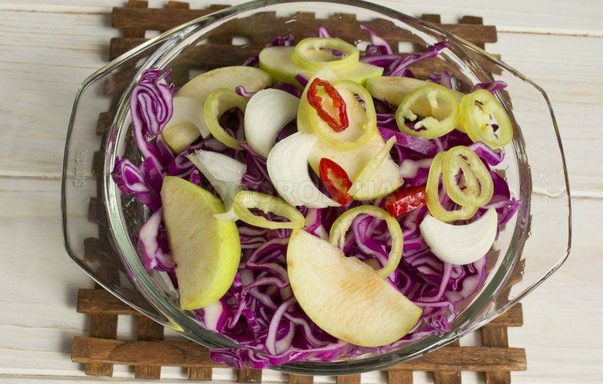 Маринованная краснокочанная капуста