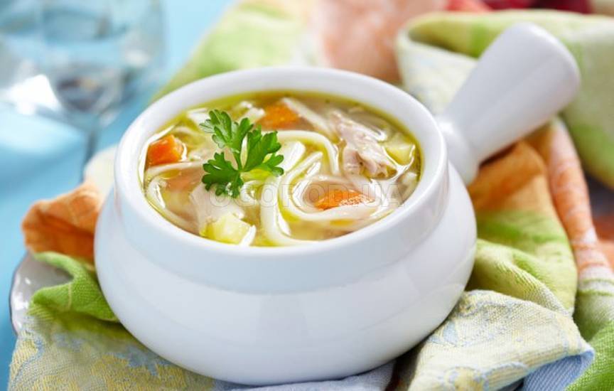 Куриный суп с лапшой и овощами
