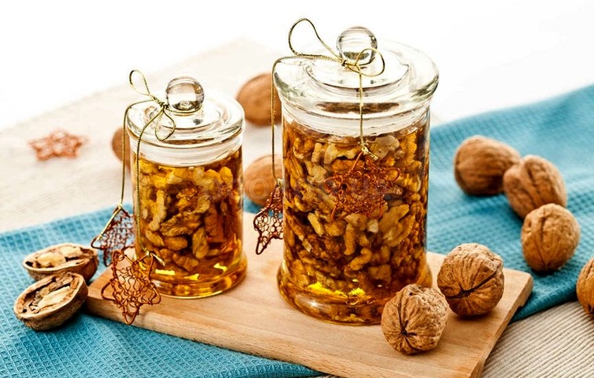 Новые товары - мед цветочный и ядра грецких орехов